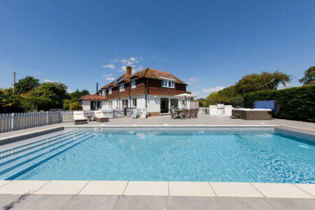Beach House - Holiday Home - West Wittering